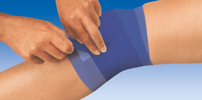 Peha-haft® Color in blau, 10 cm x 20 m, 1 Faltschachtel à 1 Rolle